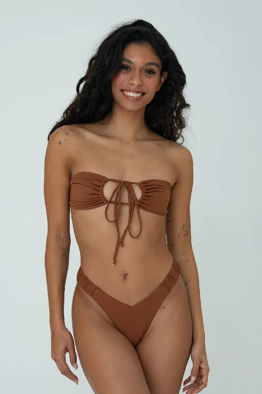 High - waisted bikini for a retro and tummy - flattering lookIVY TOP (BROWN)