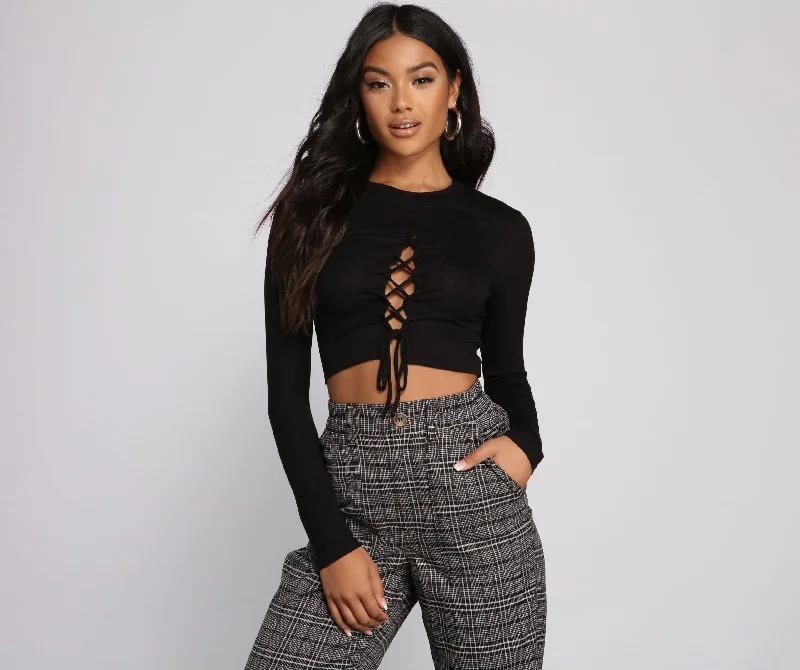 Printed Graphic Women Long Sleeve Top with a Bold StatementLace-Up Jersey Knit Crop Top