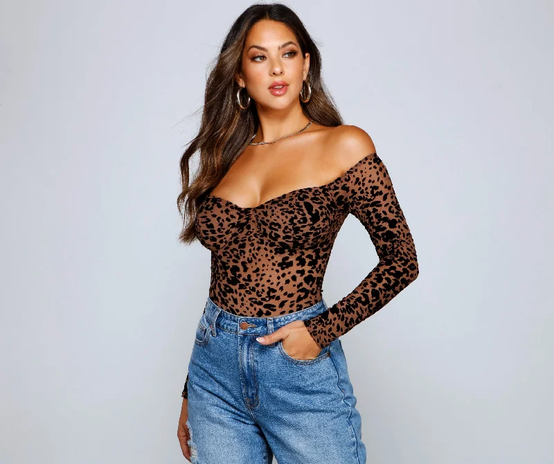 Mock Neck Women Long Sleeve Top for a Modern AestheticFlocked Velvet Leopard Print Bodysuit