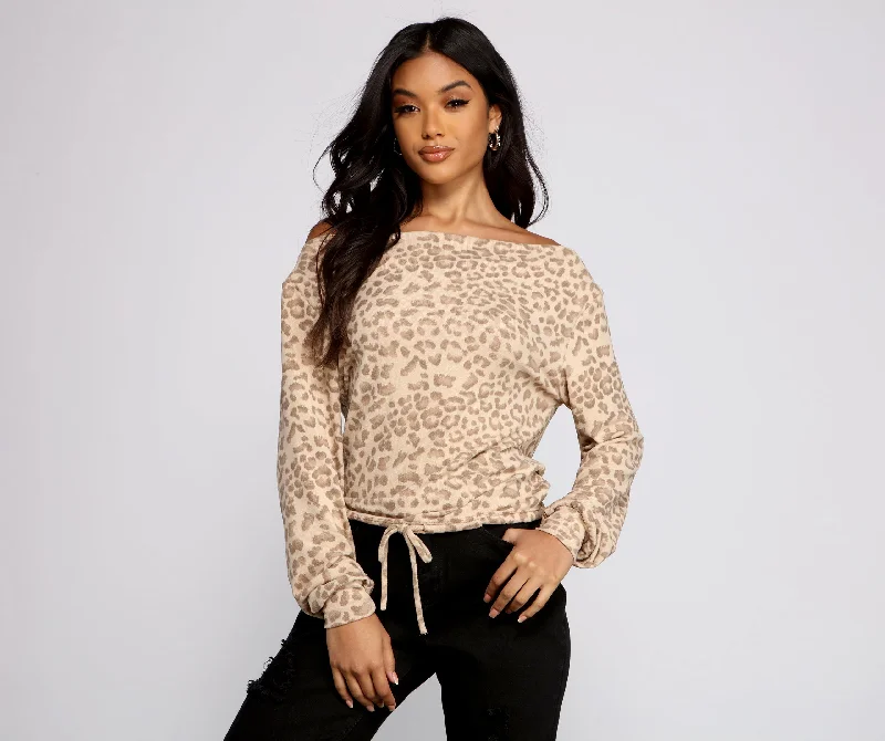 Printed Graphic Women Long Sleeve Top with a Bold StatementCasual Leopard Print Brushed Knit Top