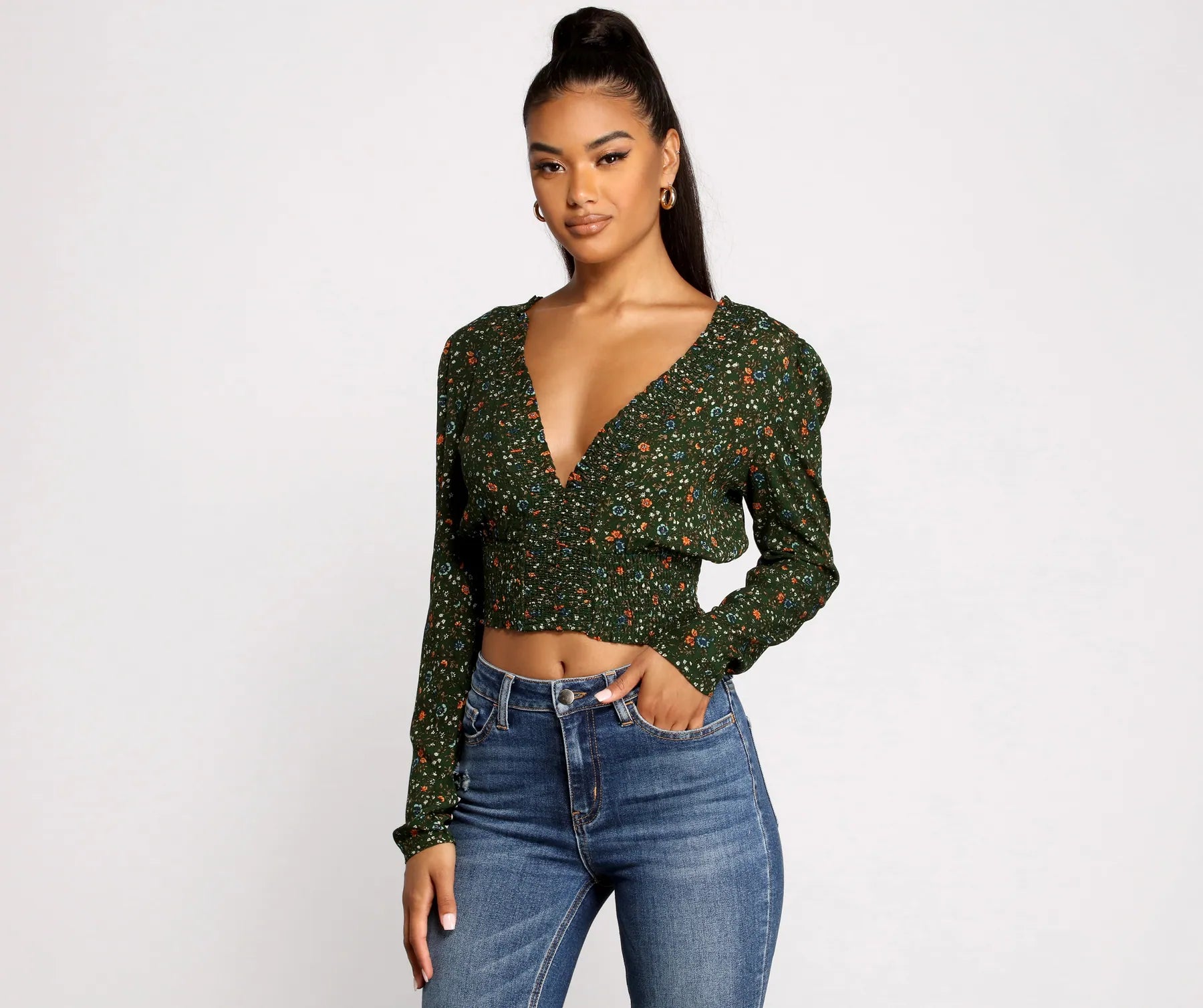 Pocket - Equipped Women Long Sleeve Top for Added FunctionalitySweet Intentions Smocked Knit Floral Crop Top