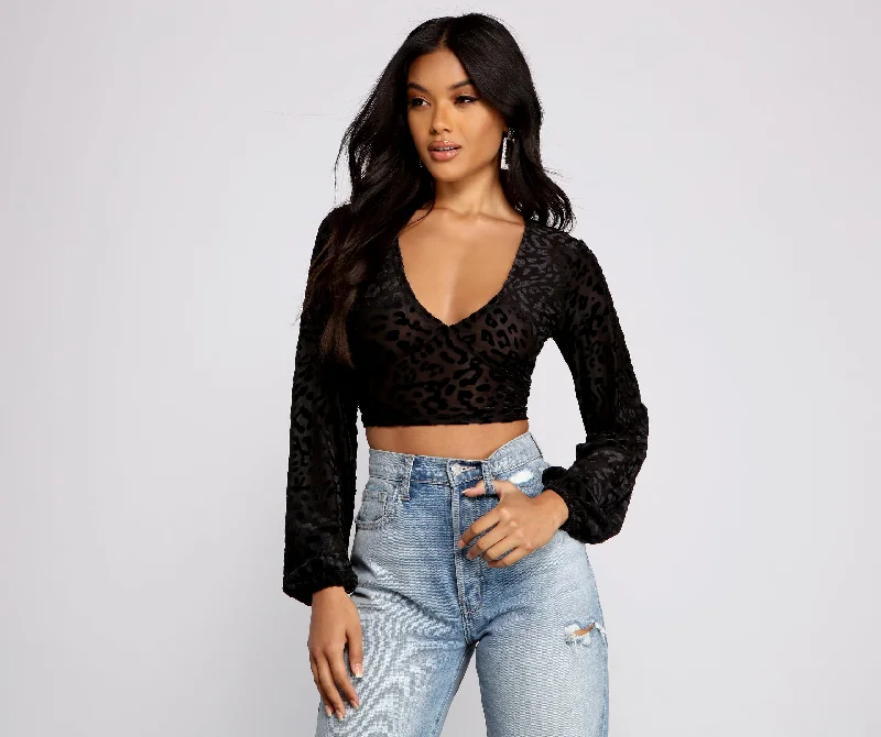 Mock Neck Women Long Sleeve Top for a Modern AestheticTrendy Leopard Print Burn Out Crop Top