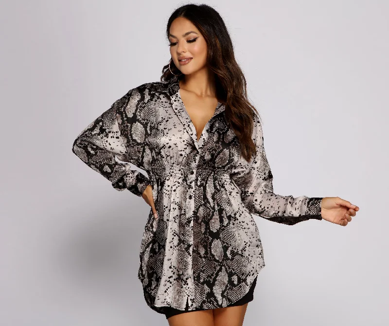 Metallic Accent Women Long Sleeve Top for a Glamorous LookSatin Stunner Snake Print Tunic