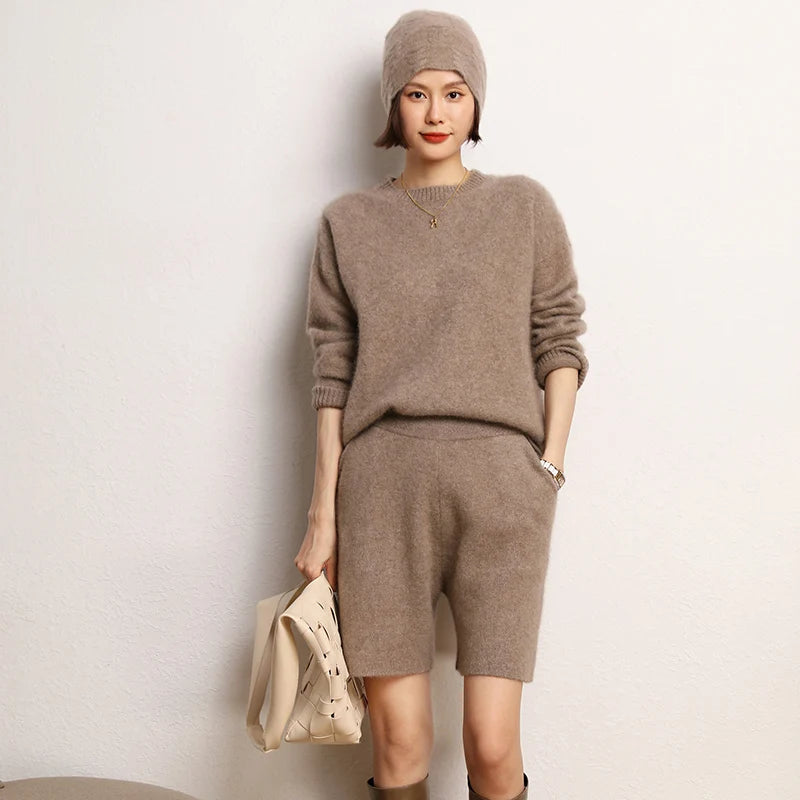 Cashmere Women Sweater with a Luxurious Soft TouchCashmere Women Sweater with a Luxurious Soft TouchHigh-Quality Fashion Suit: 100% Cashmere Knitted Sweater & Short Pants Set