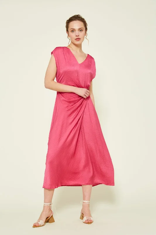 V - Neck Women Sweater to Elongate the NecklineV - Neck Women Sweater to Elongate the NecklineVan-Dos Mille Fushia Dress