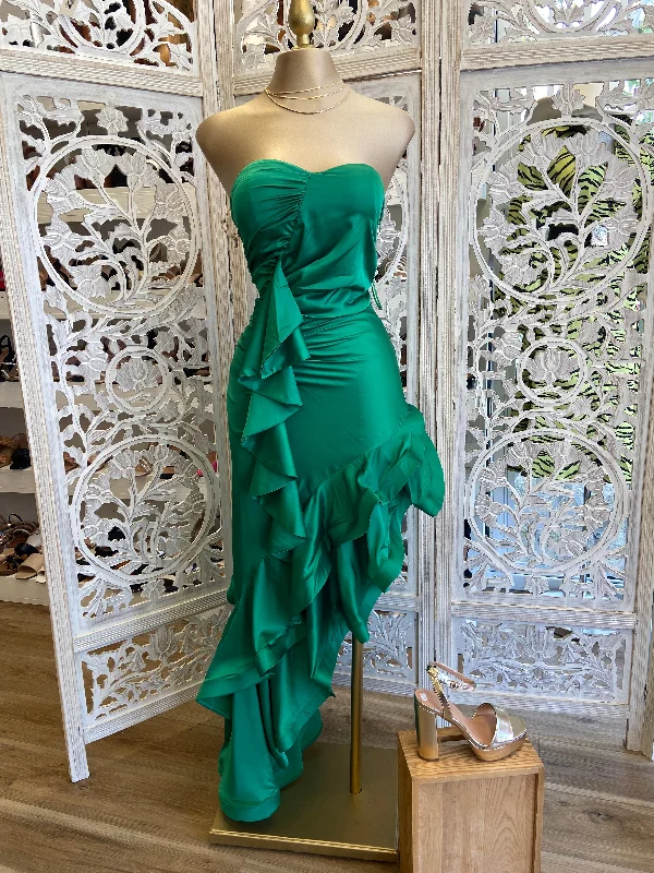 Sheath Women Dress with a Tailored Fit for a Professional LookGreen Ruffle Strapless Dress