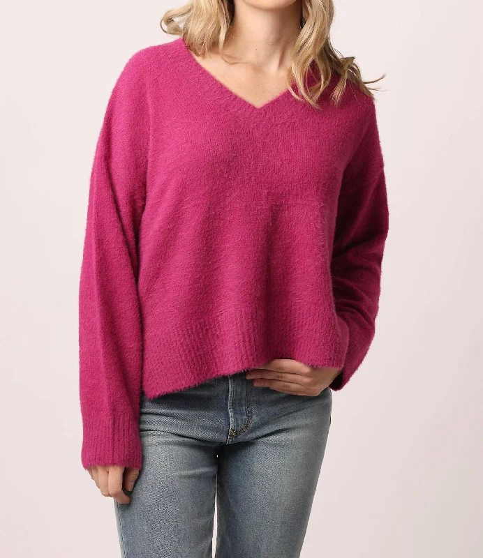 Oversized Women Sweater for a Cozy and Fashionable LookOversized Women Sweater for a Cozy and Fashionable LookMargarita Sweater in Fuchsia