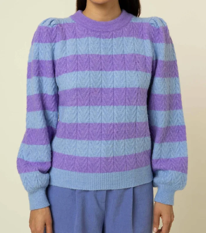 Oversized Women Sweater for a Cozy and Fashionable LookOversized Women Sweater for a Cozy and Fashionable LookNeve Sweater In Violet