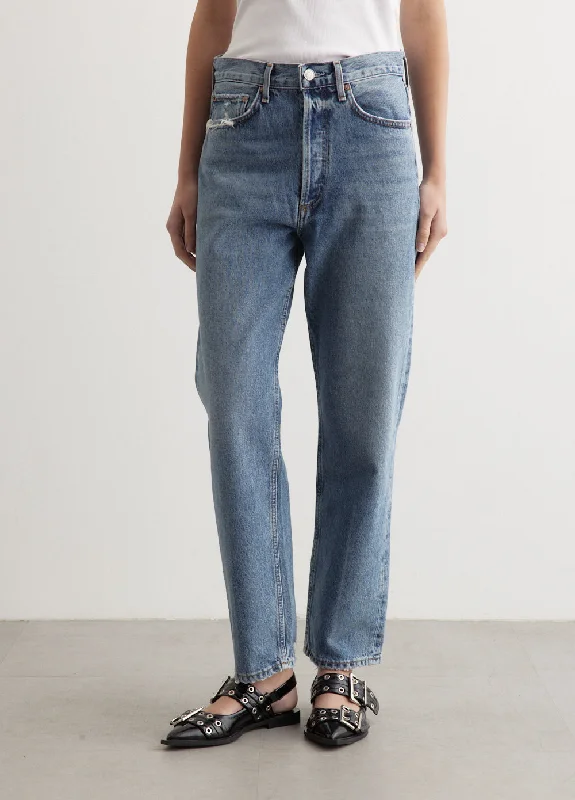 Mom jeans for a nostalgic and casual look90's Mid Rise Straight Jeans