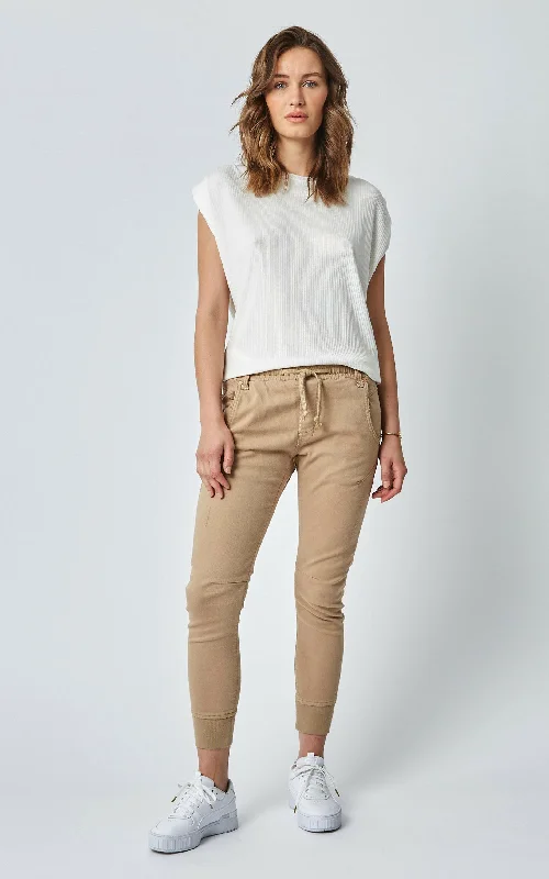 Straight - leg women jeans with a classic and timeless appealActive Beach Sand Jeans