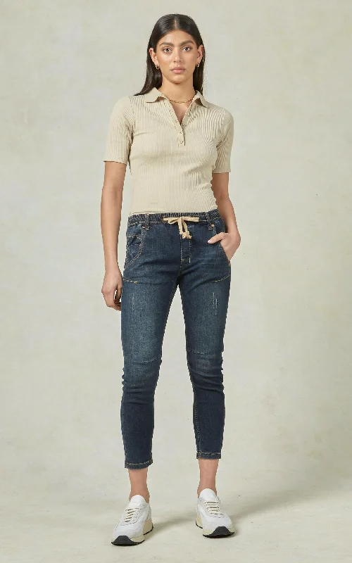 Mom jeans for a nostalgic and casual lookActive Denim Rinse Jeans