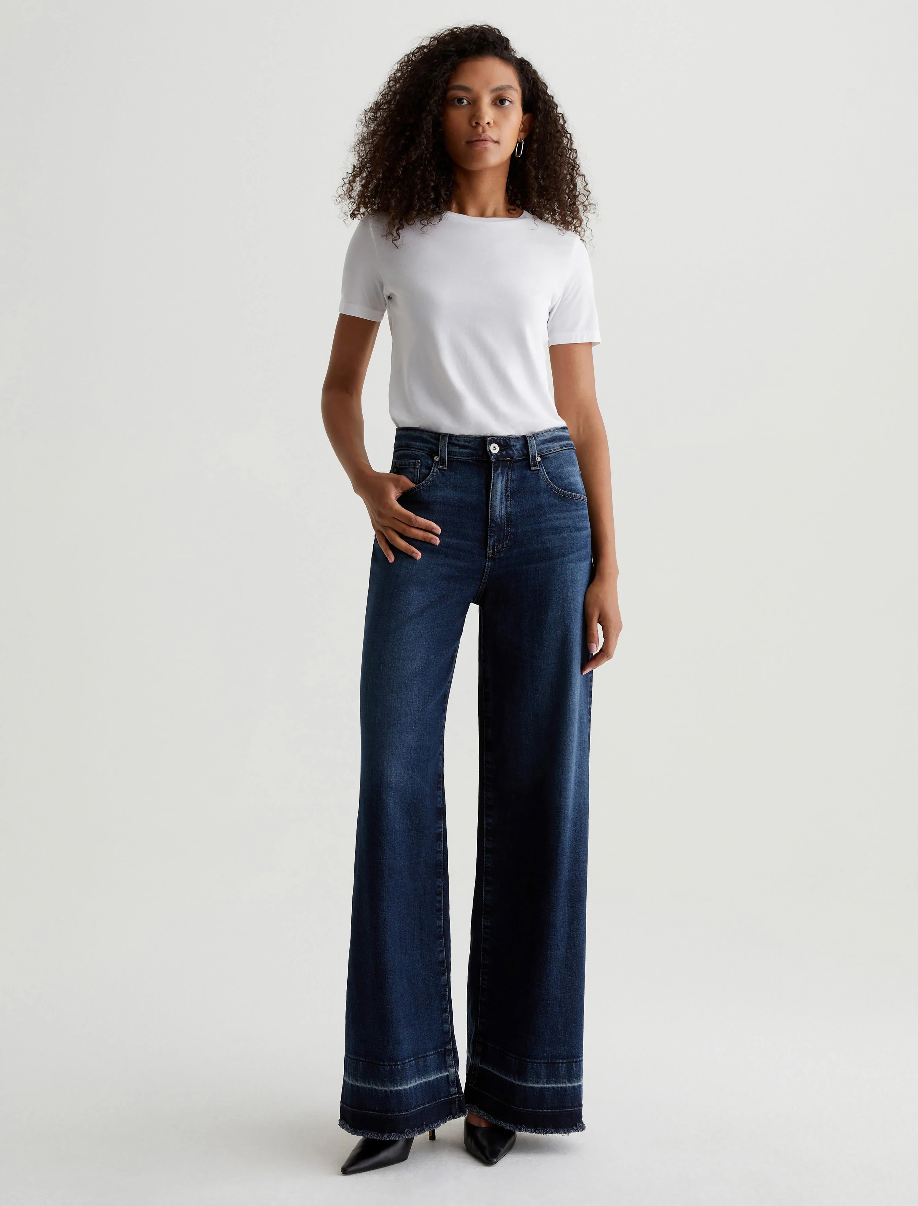 Button - fly women jeans with a traditional touchAG Jeans -  Deven High-Rise Ultra Wide Leg