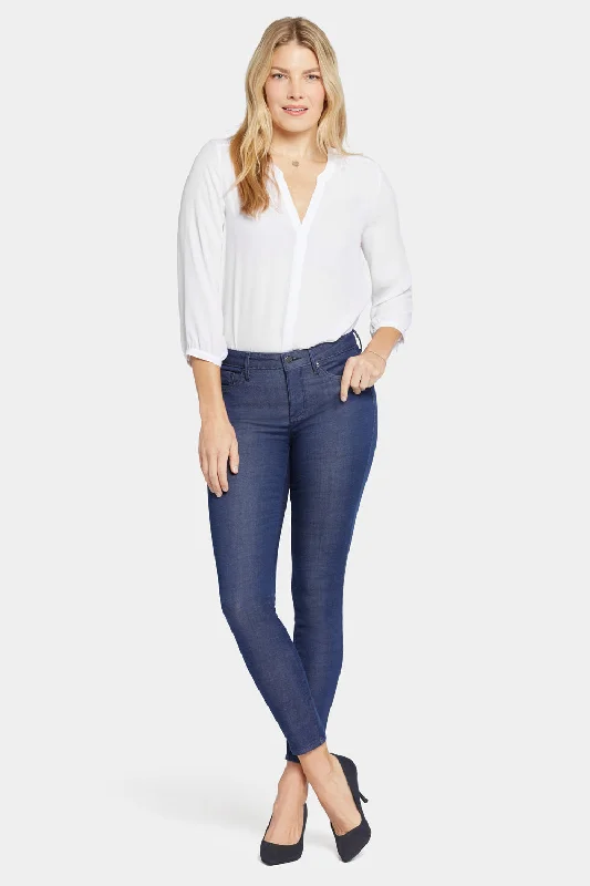 Skinny women jeans with a form - fitting designAmi Skinny Jeans - Endless Blue