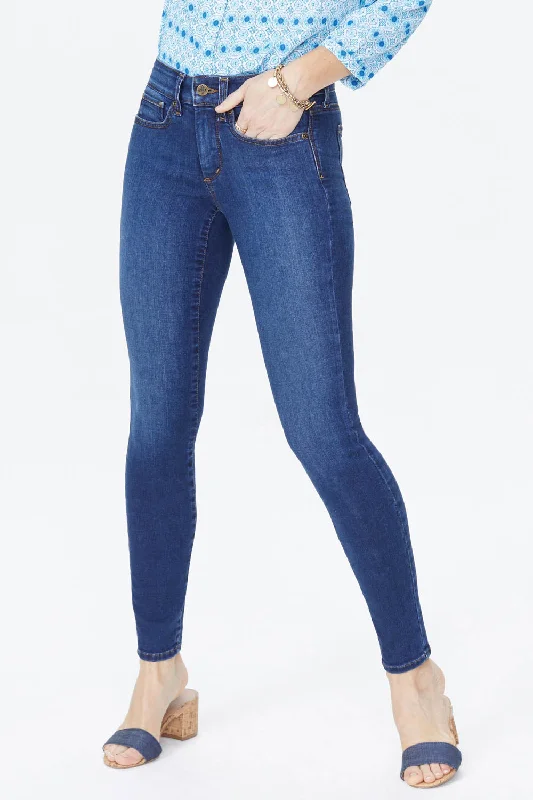 Acid - wash women jeans with a retro finishAmi Skinny Jeans In Tall - Cooper