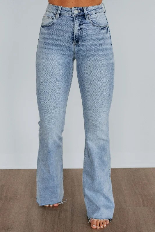 Straight - leg women jeans with a classic and timeless appealArya Risen Jeans - Light Wash