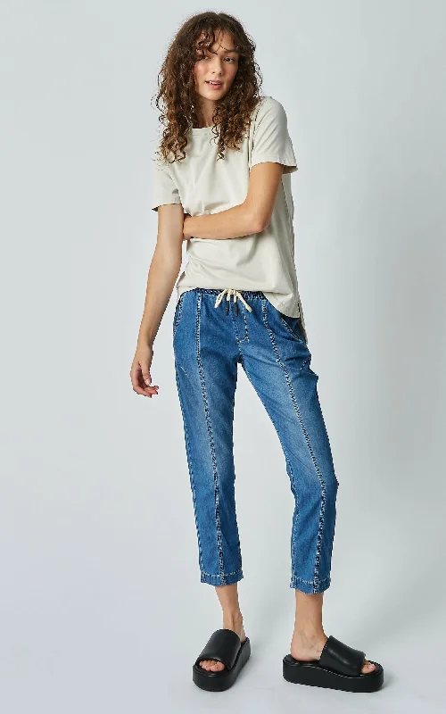 Light - wash women jeans for a fresh and summery appearanceLounger Denim Jeans