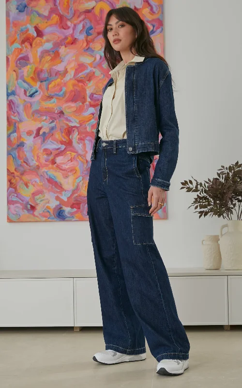 Mom jeans for a nostalgic and casual lookZeona Indigo Cargo Wide Leg Pants