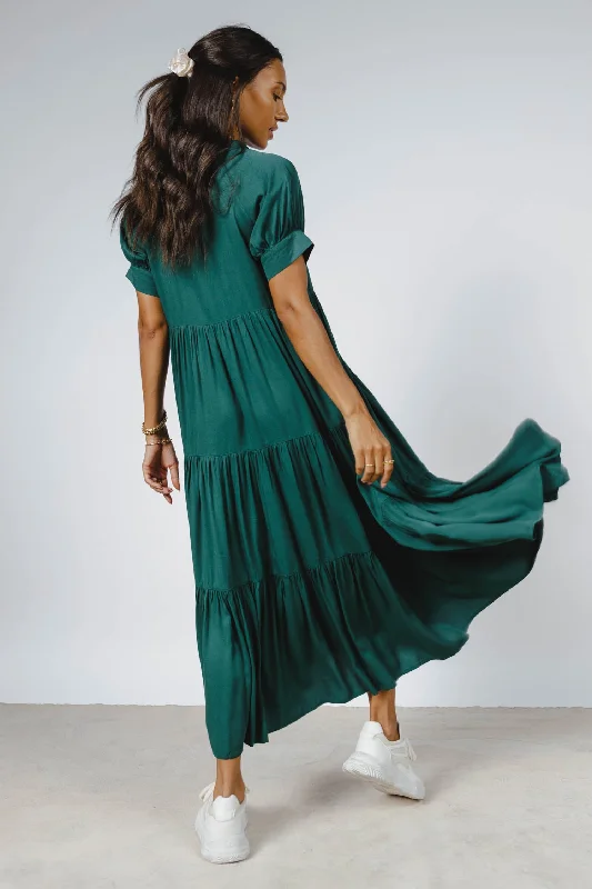 Shift Women Dress with a Simple and Classic Design for Everyday WearAmanda Tiered Dress in Hunter Green