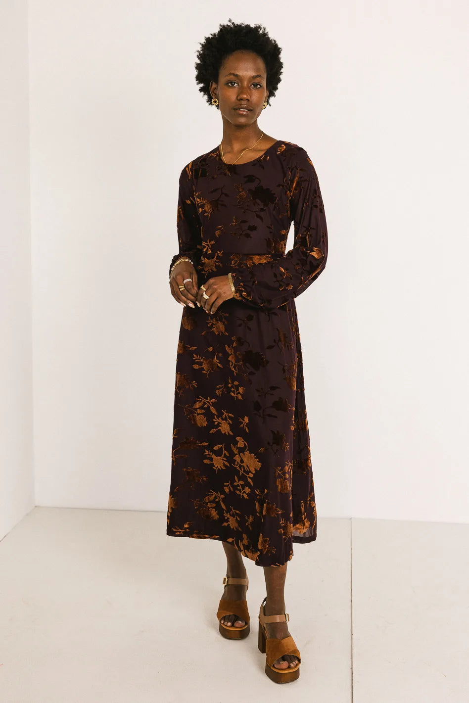 Maxi Women Dress with Floral Print for a Bohemian VibeJane Velvet Midi Dress