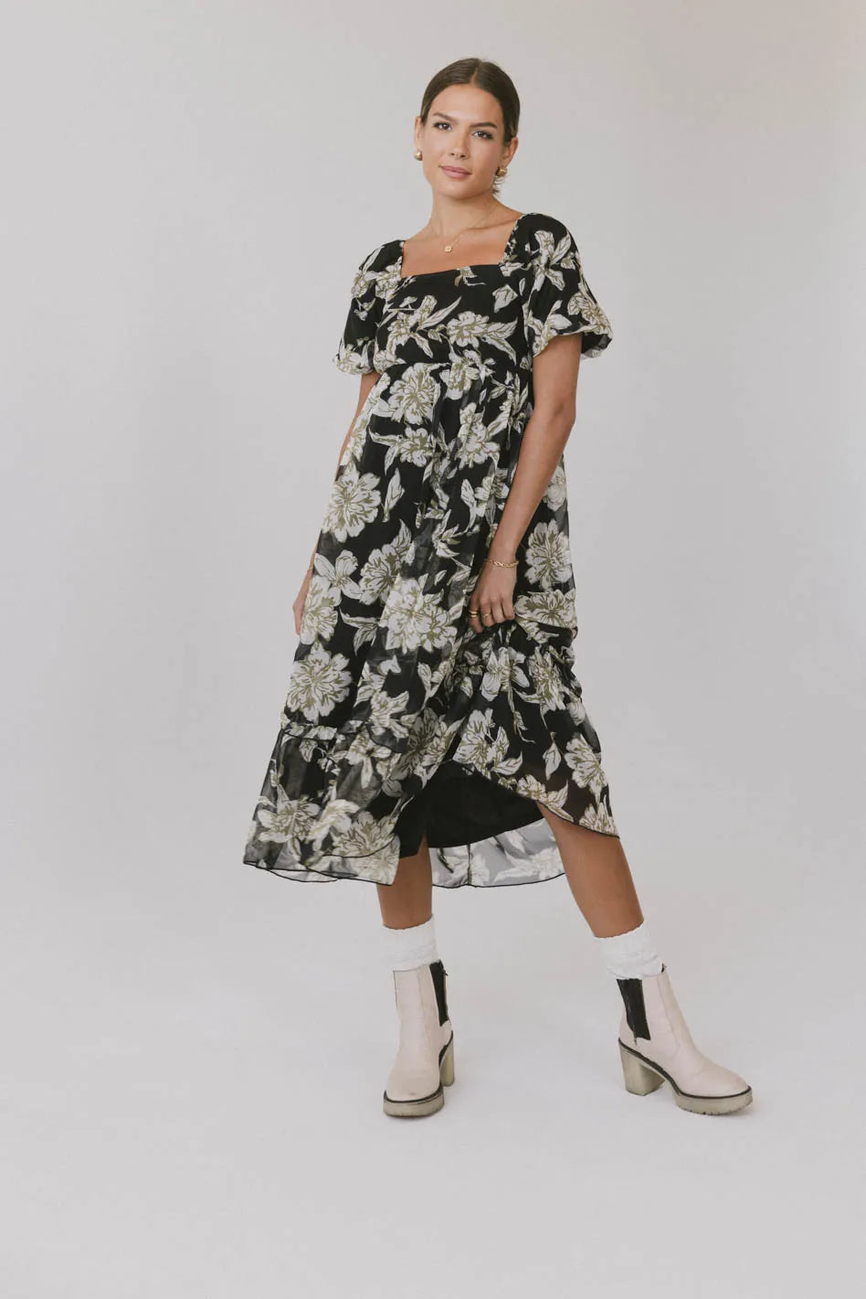 Maxi Women Dress with Floral Print for a Bohemian VibeOlivera Floral Midi Dress