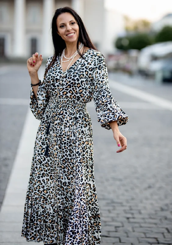 Empire Waist Women Dress to Accentuate the Bust and Conceal the WaistSimona Soft Leopard Dress