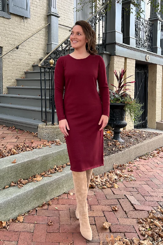 Mini Women Dress with a Short Hem for a Young and Trendy StyleTHE QUINN EVERYDAY SCOOP NECK SWEATER DRESS IN BURGUNDY