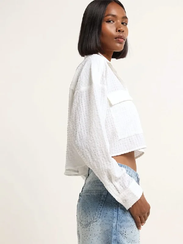 Jeanette Women Shorts with a Soft and Comfortable FeelNuon White Textured Crop Shirt