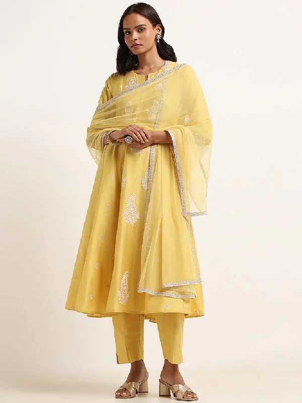 Ruffled Hem Women Shorts to Add a Feminine TouchVark Yellow Embroidered Kurta Set